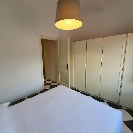 Mazzini Chiosco Vicino A Portofino