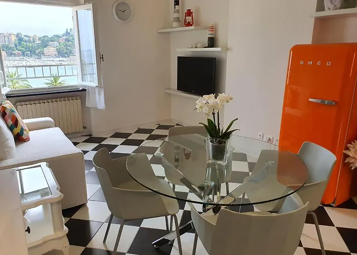 Mazzini Chiosco Vicino A Portofino