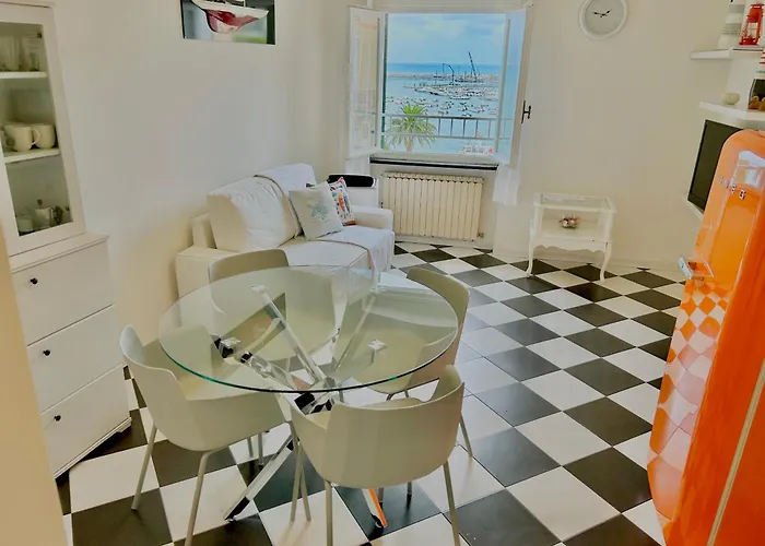 Mazzini Chiosco Vicino A Portofino